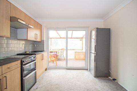 3 bedroom detached bungalow for sale, Spring Vale, Cowplain, PO8 9DB