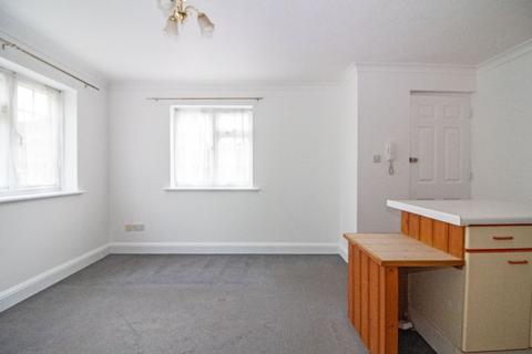 1 bedroom flat for sale, Mallard Road, Rowland's Castle, PO9 6HN