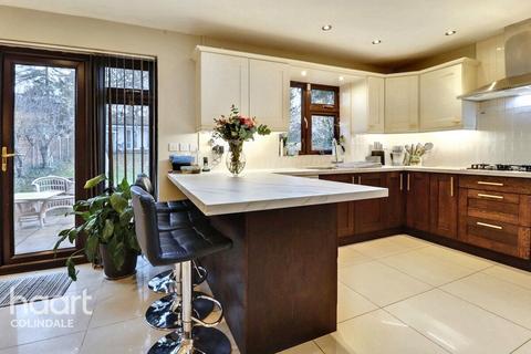 5 bedroom semi-detached house for sale, Laurel Gardens, NW7