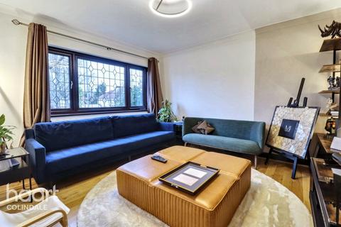 5 bedroom semi-detached house for sale, Laurel Gardens, NW7