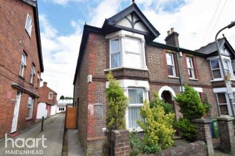 2 bedroom semi-detached house for sale, Queens Road, High Wycombe