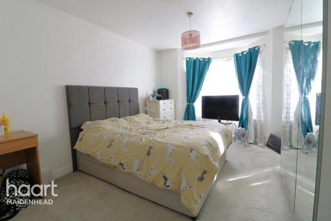 2 bedroom semi-detached house for sale, Queens Road, High Wycombe