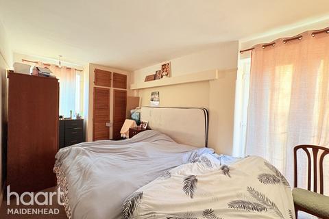 2 bedroom apartment for sale, Courtlands, Maidenhead