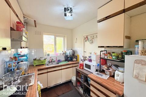 2 bedroom apartment for sale, Courtlands, Maidenhead