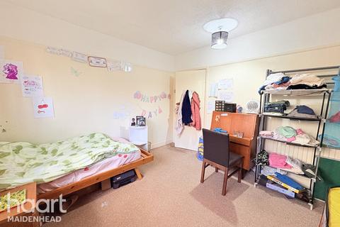 2 bedroom apartment for sale, Courtlands, Maidenhead