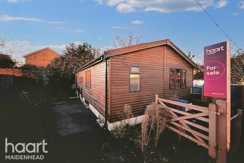 2 bedroom park home for sale, Brownfield Gardens, Maidenhead
