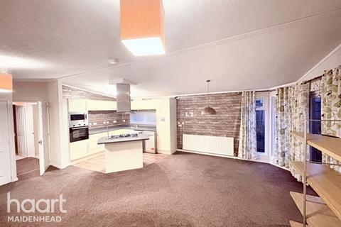 2 bedroom park home for sale, Brownfield Gardens, Maidenhead
