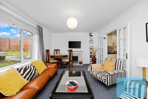 2 bedroom bungalow for sale, Caisters Close, Hove, BN3