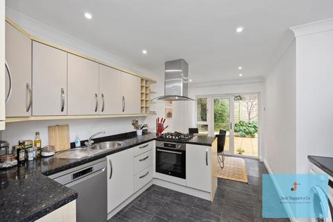 2 bedroom bungalow for sale, Caisters Close, Hove, BN3