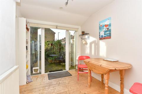 2 bedroom terraced house for sale, Regent Street, Whitstable, Kent