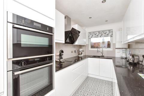 2 bedroom flat for sale, Bishops Court, Whitstable CT5
