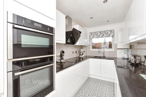 2 bedroom flat for sale, Bishops Court, Whitstable CT5