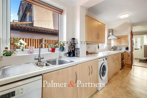 4 bedroom semi-detached house for sale, Fifth Avenue, Essex CM1