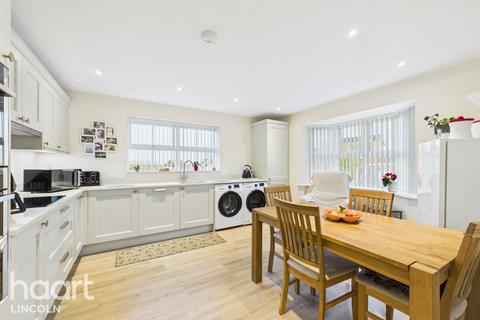2 bedroom detached bungalow for sale, The Hawthorns, Sleaford