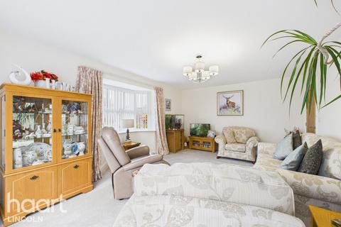 2 bedroom detached bungalow for sale, The Hawthorns, Sleaford