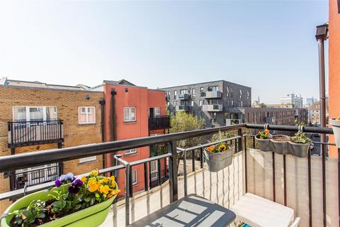 2 bedroom flat for sale, Horseley Court, Candle Street, E1