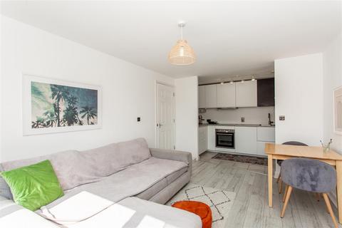 2 bedroom flat for sale, Horseley Court, Candle Street, E1