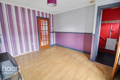 2 bedroom semi-detached house for sale, St Peters Avenue, Lincoln