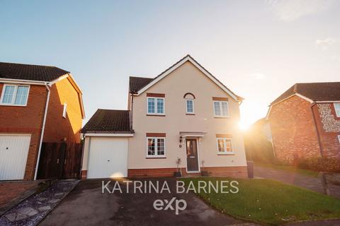 4 bedroom detached house for sale, Broadoaks Crescent, Braintree CM7