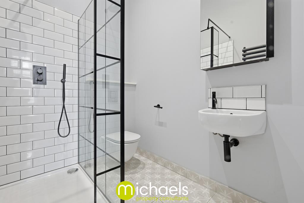 En-Suite 2