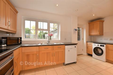 4 bedroom detached house for sale, Burleigh Close, Romford, Essex