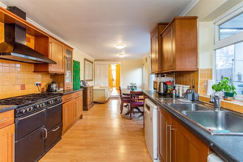 3 bedroom terraced house for sale, Tylney Road, Forest Gate, E7