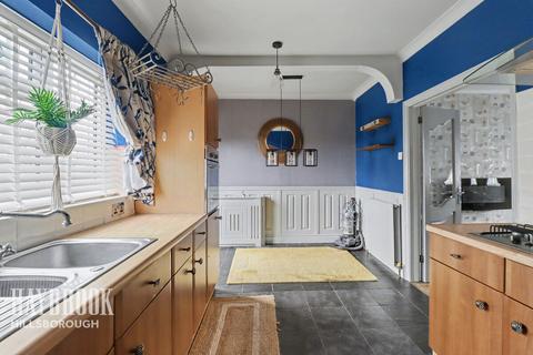 3 bedroom end of terrace house for sale, Miles Road, Sheffield
