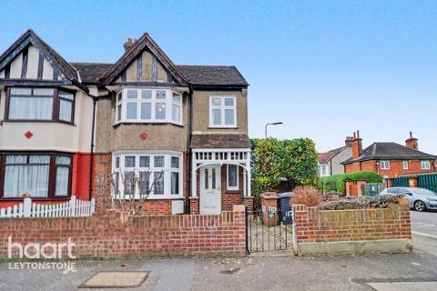 undefined, Essex Road, London