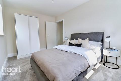 4 bedroom detached house for sale, London Road, Rayleigh