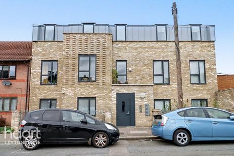 2 bedroom apartment for sale, Smithys Mews, London