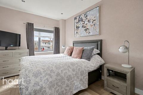 2 bedroom apartment for sale, Smithys Mews, London