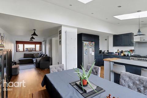 3 bedroom terraced house for sale, Hollybrook Way, Derby
