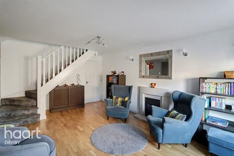 3 bedroom terraced house for sale, Hollybrook Way, Derby