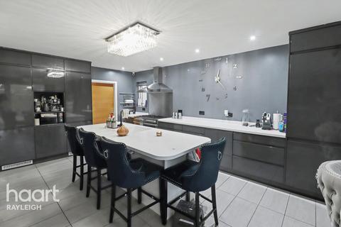 5 bedroom detached house for sale, Poors Lane, Daws Heath