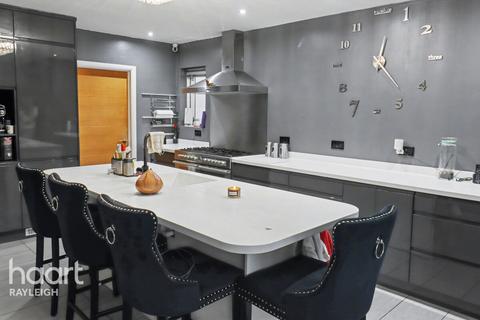 5 bedroom detached house for sale, Poors Lane, Daws Heath