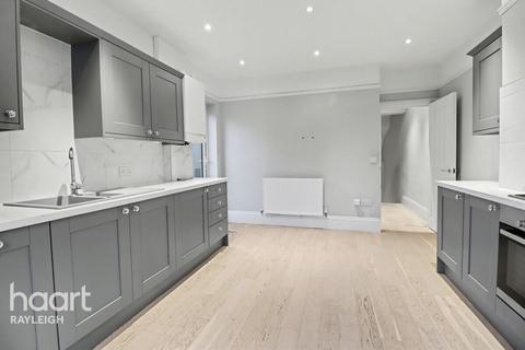 2 bedroom maisonette for sale, Leigh Road, Leigh-on-Sea