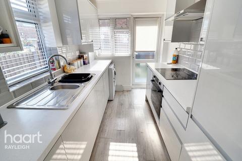 3 bedroom detached bungalow for sale, Tilburg Road, Canvey Island