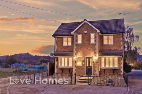 3 bedroom detached house for sale, High Street, Greenfield
