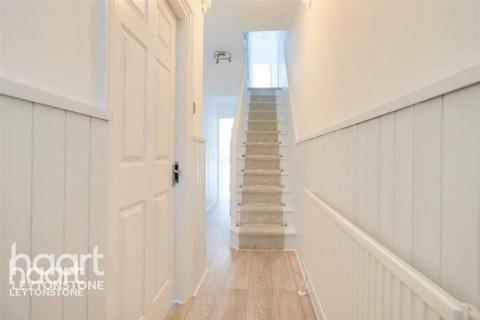 3 bedroom terraced house for sale, Grange Park Road, London