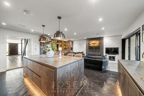 undefined, Crown Street, Dedham, CO7