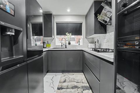 4 bedroom detached house for sale, Manor Road, Newport Pagnell