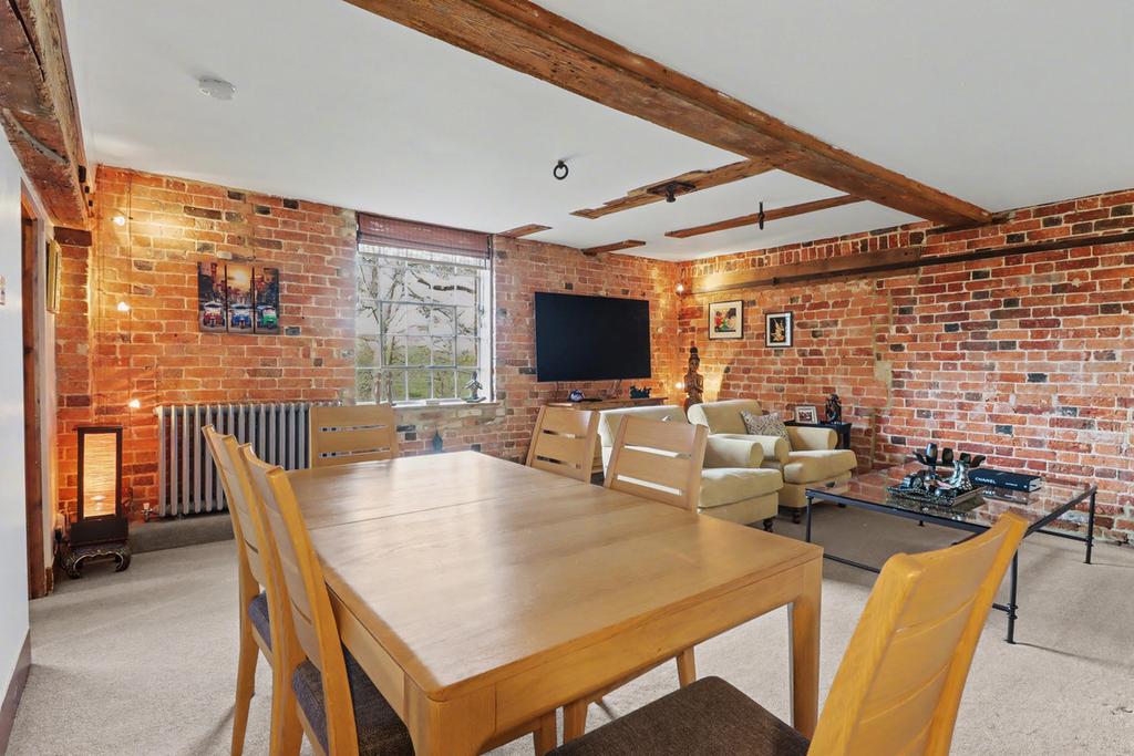 Sitting/Dining Room