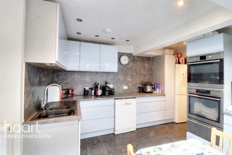 4 bedroom end of terrace house for sale, Church Street, Hunstanton