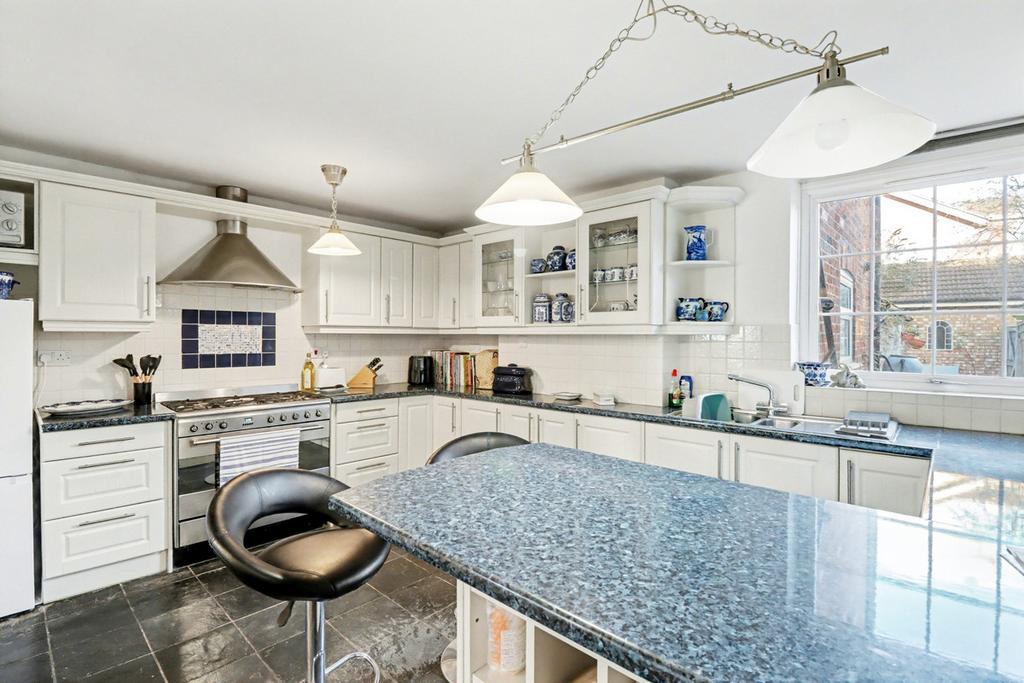 Kitchen / Breakfast Room