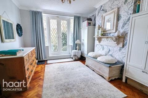 3 bedroom semi-detached house for sale, Chestnut Avenue, Wheatley Hills, Doncaster
