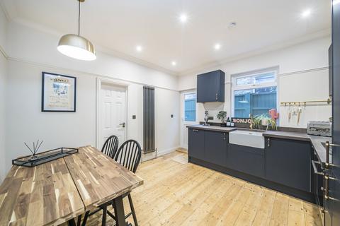 2 bedroom maisonette for sale, Eastcombe Avenue, Charlton, SE7