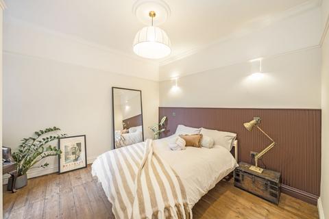 2 bedroom maisonette for sale, Eastcombe Avenue, Charlton, SE7