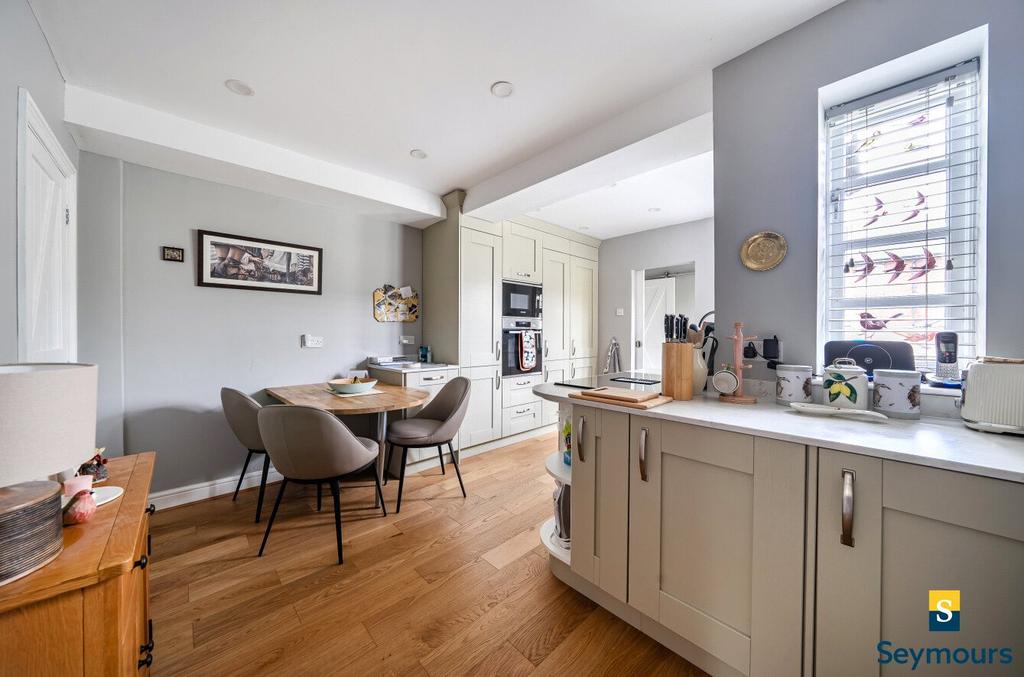 Kitchen/Dining