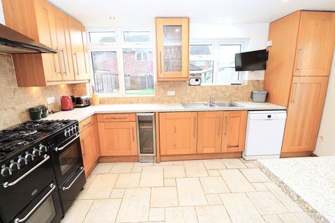 3 bedroom detached house for sale, Highfield Road, Farnborough GU14