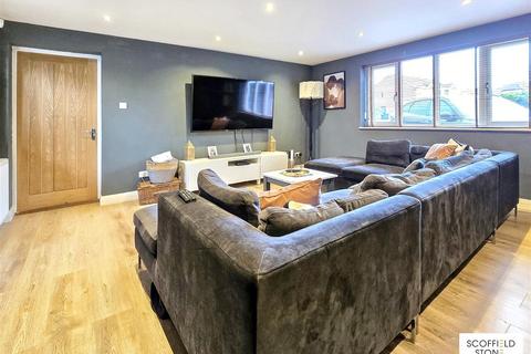 5 bedroom detached house for sale, Churchill Drive, Hilton, Derby